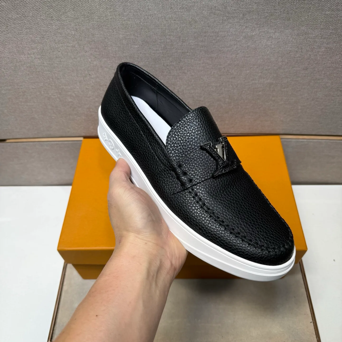 Men's men's shoes 💰pp442【LV～】men's casual shoes 2025z cabinet sales simultaneously 🔶Size: 38-44#️⃣ 🔷3 colors🔜The upper is made of multi-material splicing ➕Genuine leather lining, comfortable and breathable, sole: original comfortable and wear-resistant outsole, ⚠️real thing📱photographed🎬real thing is better📢📢📢